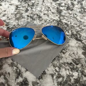 Blue Ray Ban Aviators!